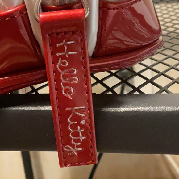 🎀 Hello Kitty x Loungefly Quilted Patent Leather Satchel 🎀 - Picture 5 of 11